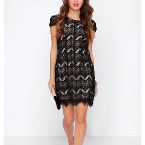 Lulu’s Eyelash Lace Shift Dress